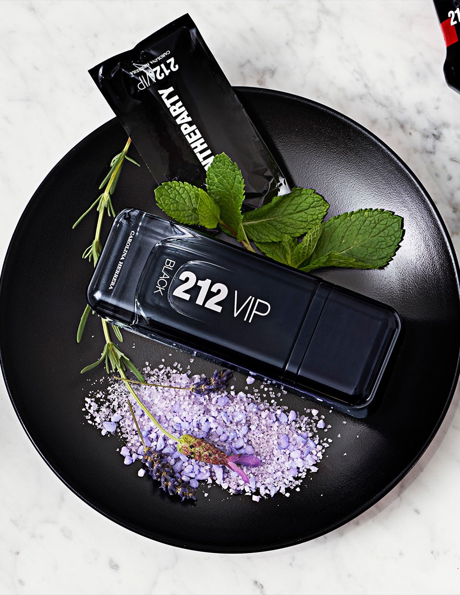 Eau de parfum 212 Vip Black para hombre 5
